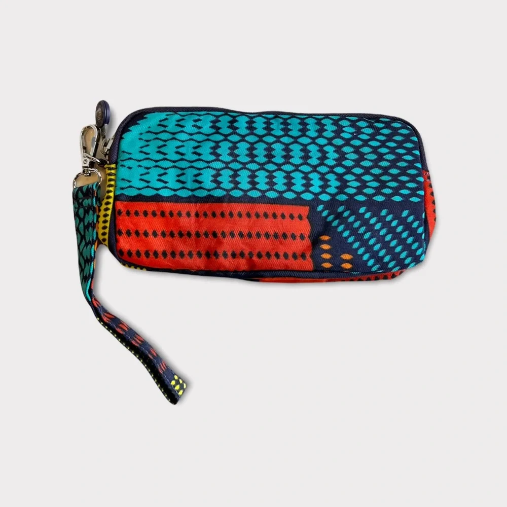Par Kour Nylon Multicolor Geometric Print Clutch/Wristlet Wallet